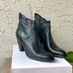 History 541 green blue leather ankle boot. Made in Italy. size 41 (10.5) NWT
